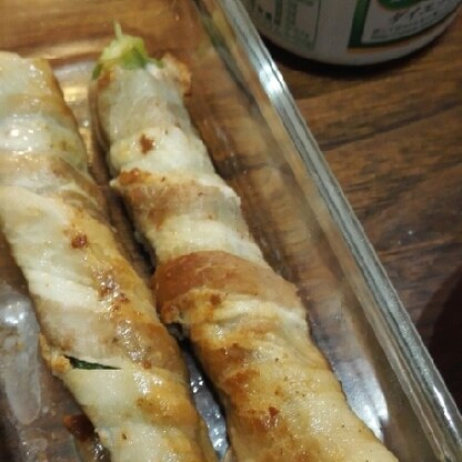 串には刺さずフライパンで焼きましたが簡単で美味しかったですー。シンプルに塩コショウだけがよいですね！